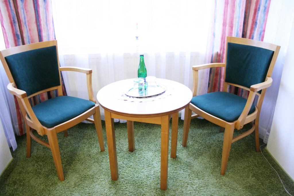 Villa Charlotte Karlovy Vary Oda fotoğraf